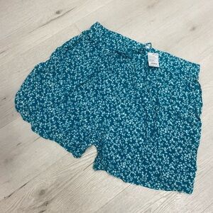 West Loop Green Floral Women's Bermudas